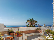 grande terrazza sul tetto con zone di seduta grande terrazza sul tetto con zone di seduta