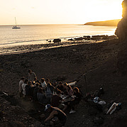 [Translate to Italiano:] Lagerfeuer am Strand auf Fuerteventura