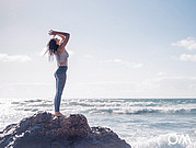 [Translate to Italiano:] Yoga am Strand in La Pared mit Lisa